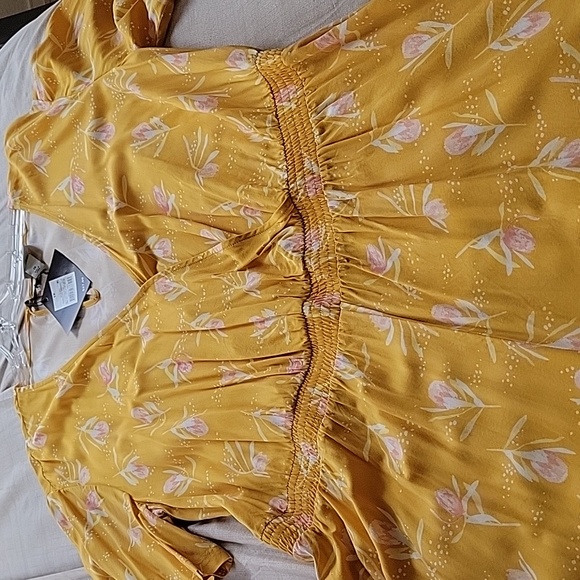 Ava & Viv Squash Floral Print Romper Plus Size 1X V-Neck Closure - Picture 3 of 15